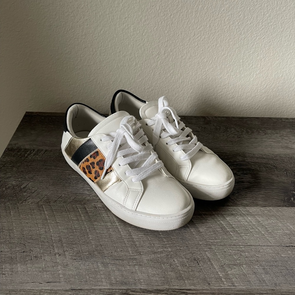 Steve Madden tennis shoes sz 7